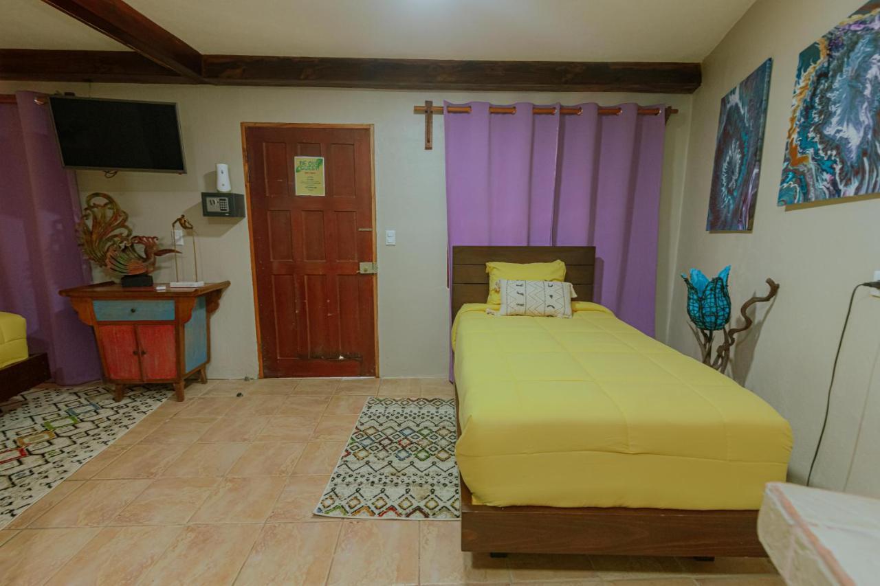 Oasis Diverse Adult Retreat Quepos Exterior photo